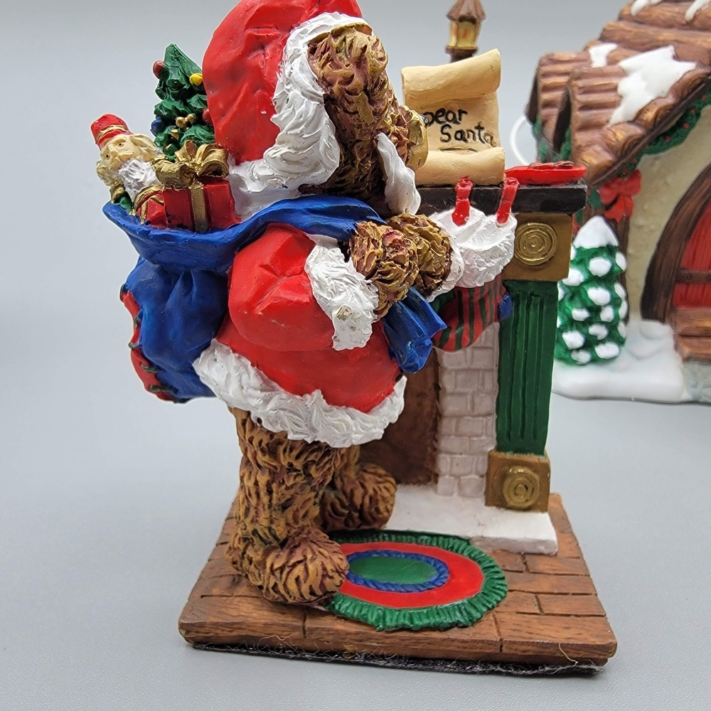 Hollybeary USA Christmas Village Set Of 4 - Picture 4 of 16